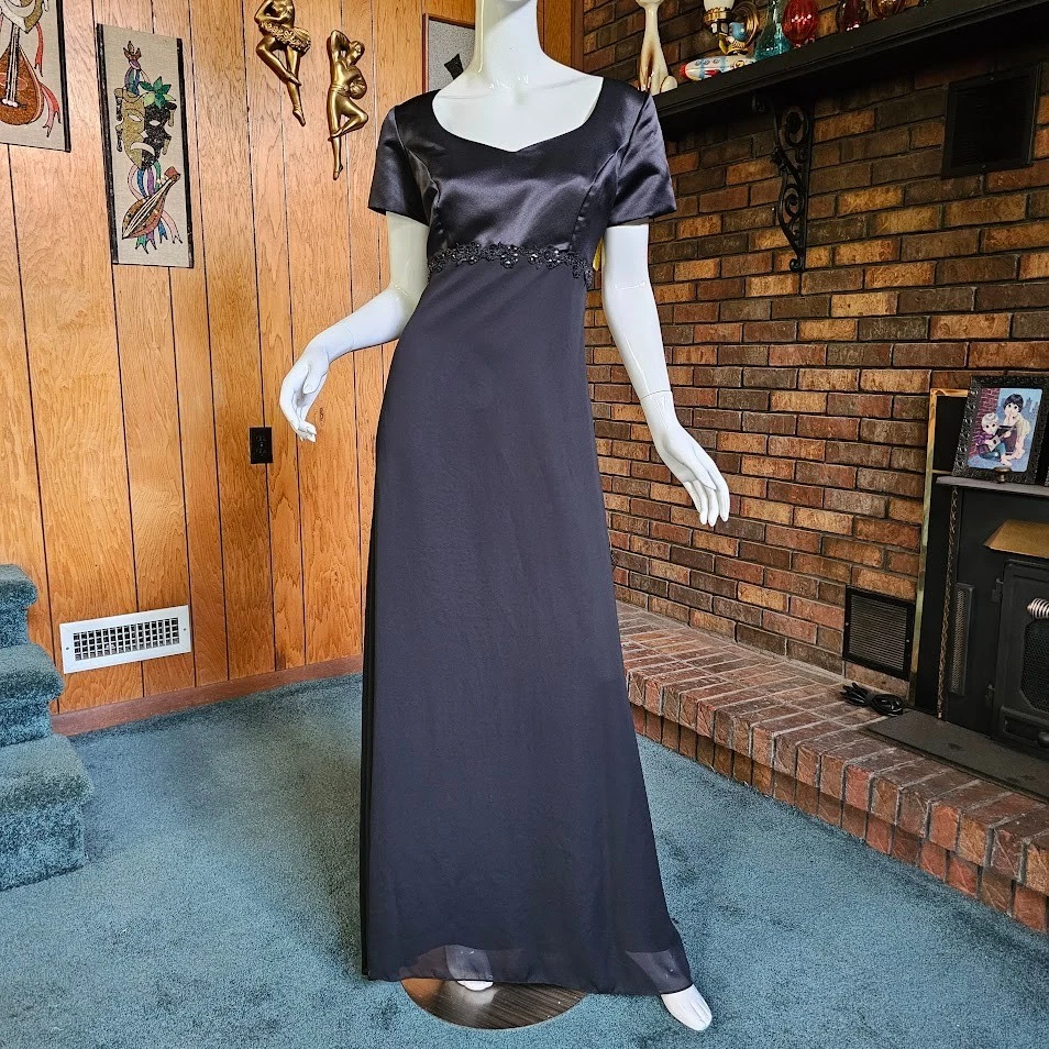 empire waist black formal dress Petal and Pup Women's Naira Pleated Maxi Dress main image 0
