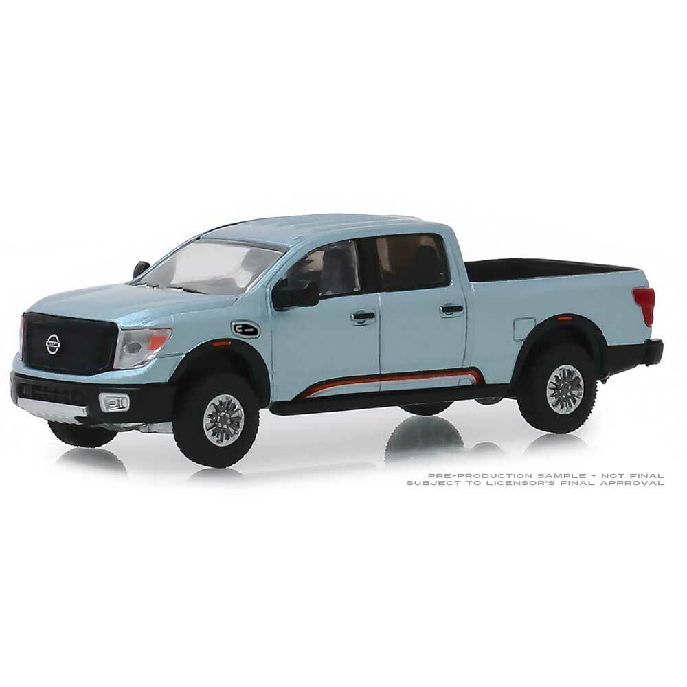 グリーンライトミニカー　2018 NISSAN TITAN XD PRO-4X Amazon.com: 2018 Titan XD Pro-4X Pickup Truck Black and