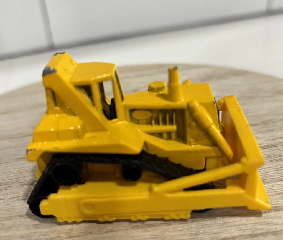 1991 Hot Wheels Bulldozer Malaysia - Image 4 of 4