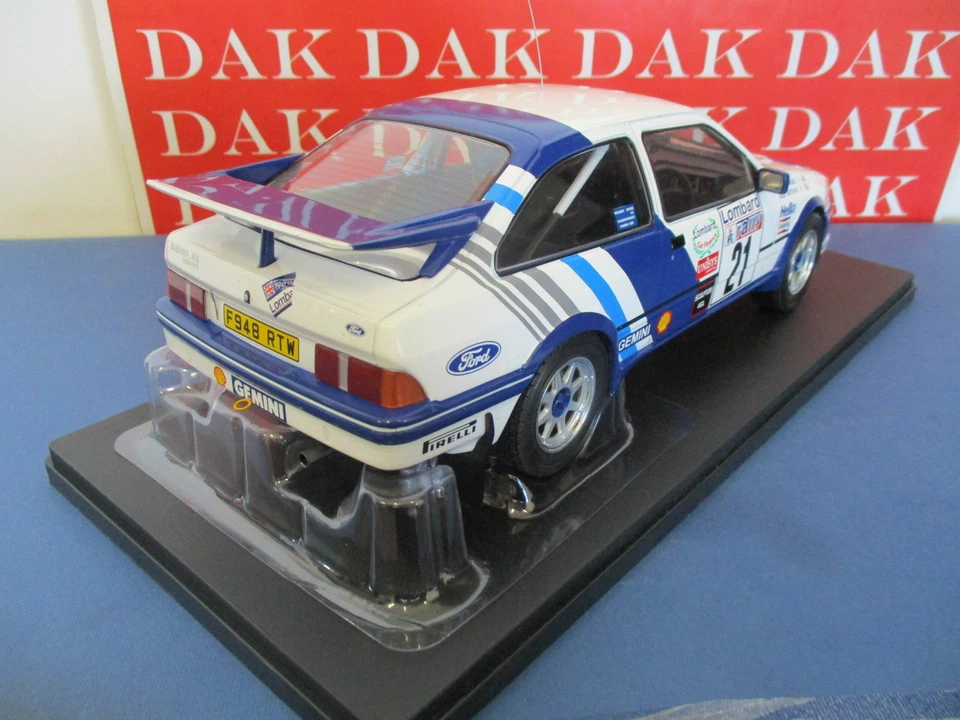 Die cast 1/18 Modellino Auto Ford Sierra RS Cosworth Rally RAC 1989 J. McRae Ixo - Immagine 3 di 4