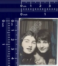 PHOTO BOOTH Two Fashionable Girls Friends People Portrait vintage original