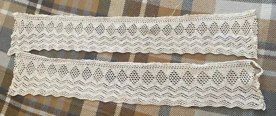 "Antigua bobina francesa con borde de encaje de diamantes crudo 20""x 3"" con cada uno" Foto 3 de 4