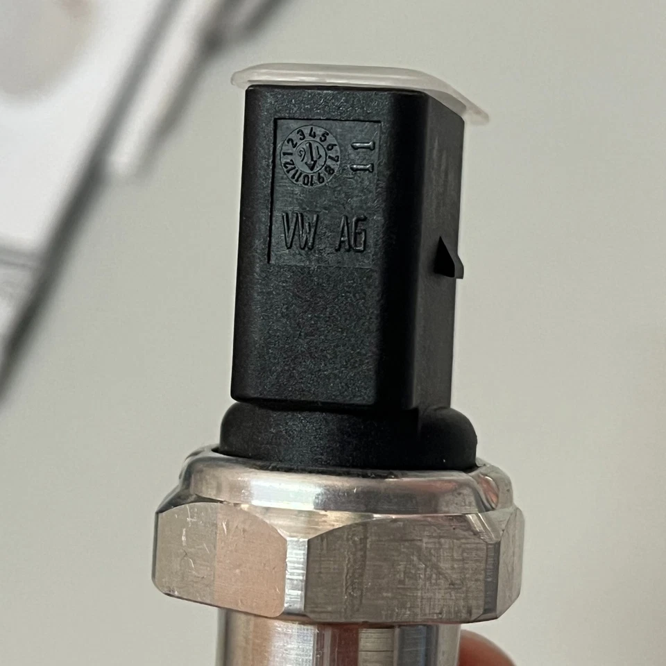 Interruptor de sensor de presión de aire acondicionado OEM 4H0959126B/A para Touareg Audi A3 A4 A5 A6 A7Q5 Foto 4 de 4