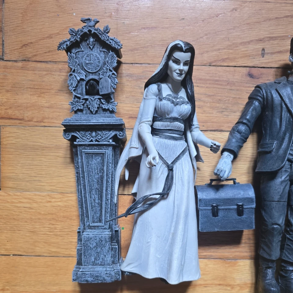 Figura de acción The Munsters Toys R EE. UU. blanco y negro RARA Diamond Select Foto 4 de 4