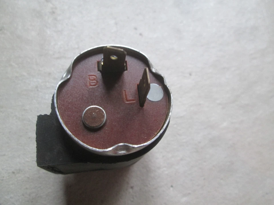 OEM HONDA CB650 / CB650C / CB650SC / CM450A RELÉ INTERMITENTE 38301-415-004 BUENO Foto 2 de 4