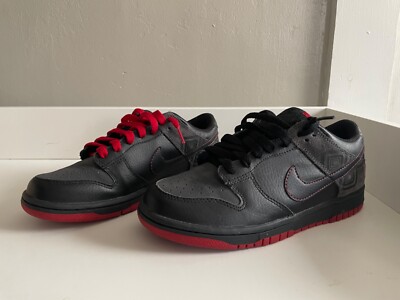 RARE  nike dunks nyx black grey red
