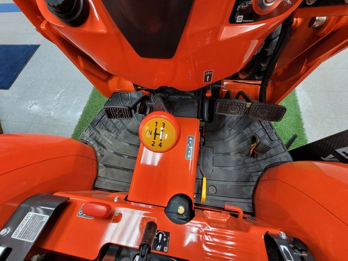 L Series Kubota Rubber Floor Mats - Picture 9 of 11