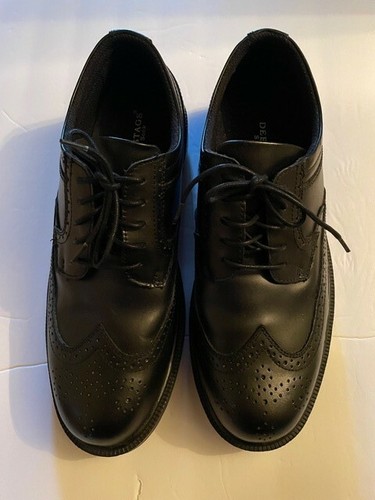 Deer Stags Tribune Men's Wing-Tip Dress 