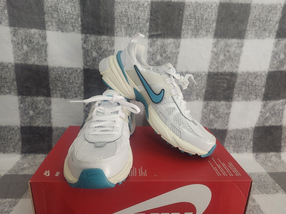 【NIKE】★送料・関税込★ W NIKE V2K RUN FD0736-105 Nike W V2K Run White Cactus FD0736-105 running Shoes US