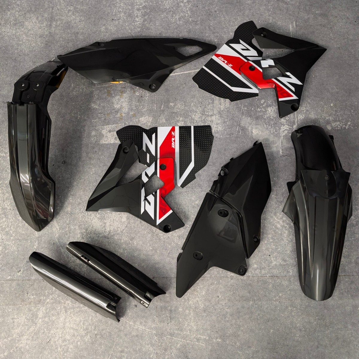 RESTYLE Suzuki DR-Z 400 SM Supermoto 1999-2024 Plastics + replica