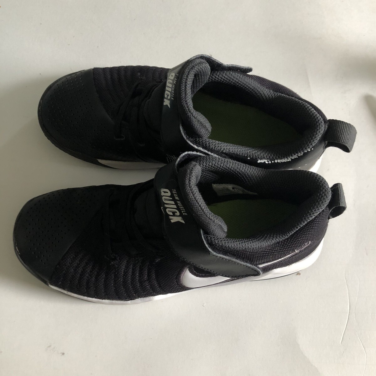 Nike Team Hustle Quick PS AT5299-002 Boy's Black White Mesh