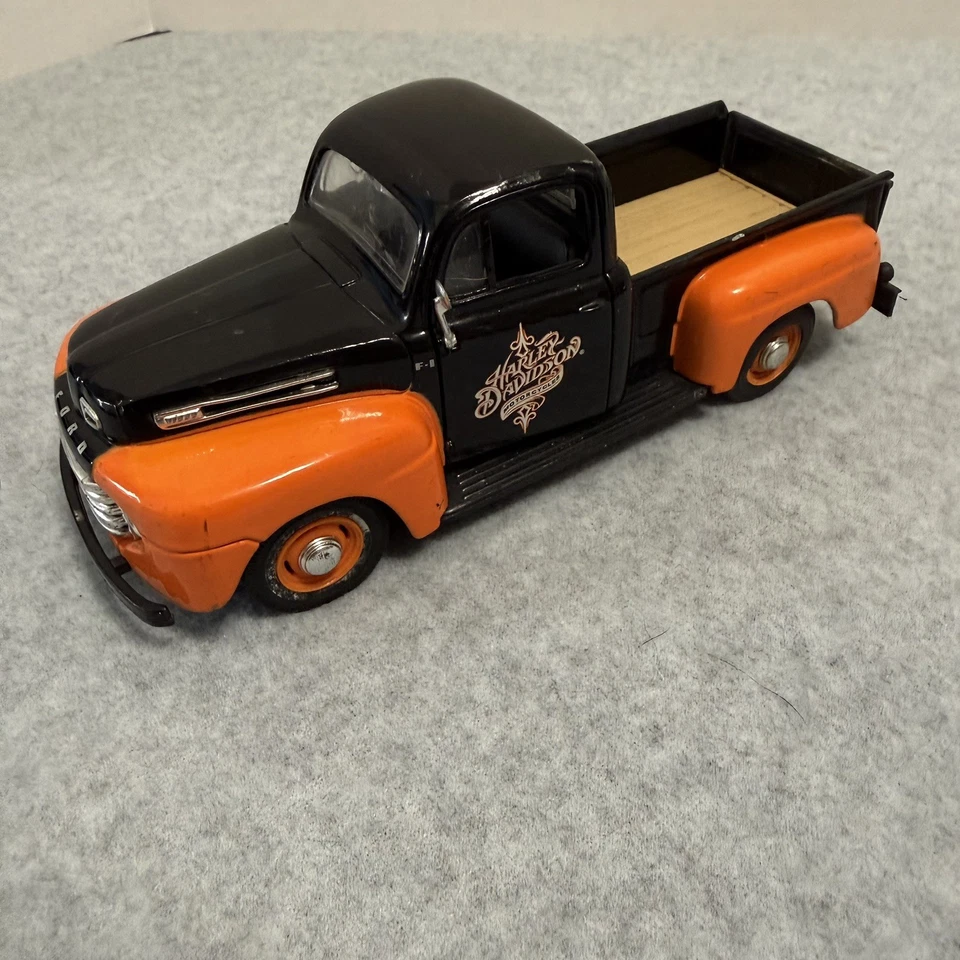 Harley-Davidson Ford F-1 Pickup Diecast 1:24 - Negro/Naranja 🚚🧡 Usado Foto 3 de 4