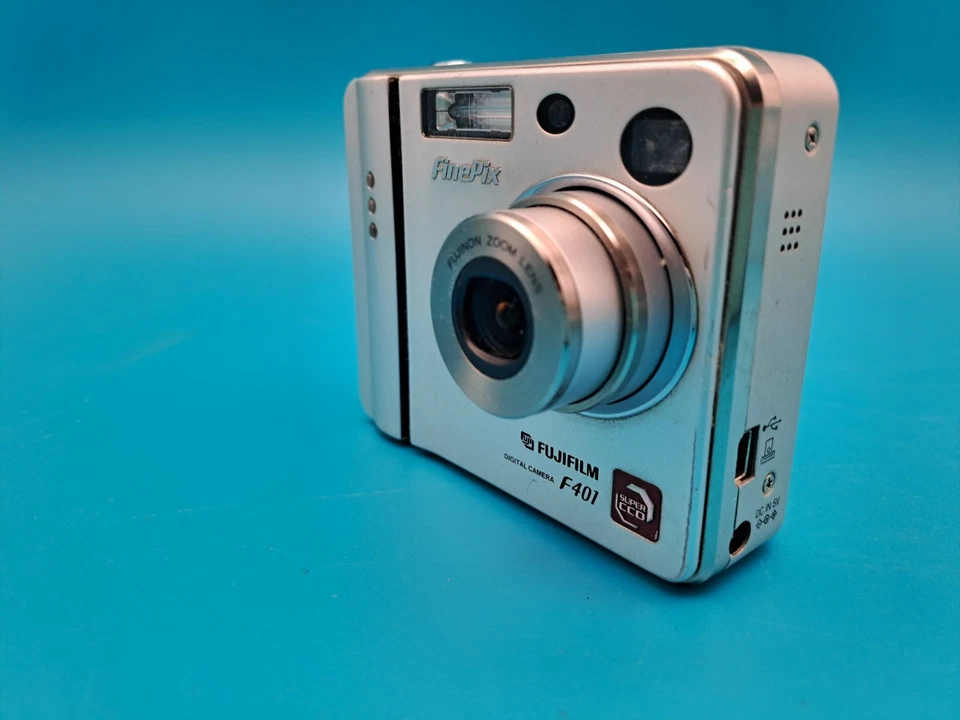 FUJIFILM FINEPIX F401 kompakt Digitalkamera Silber getestet gut - Bild 3 von 4