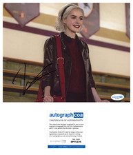 Kiernan Shipka 'Chilling Adventures Of Sabrina' Signed 8x10 Photo 'Sabrina' ACOA