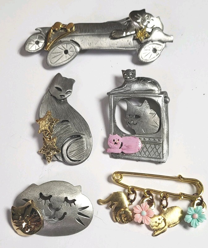 Fantastic Cats Vintage 80s Pin Lot!  Hot Rod, w Stars, On TV, Mom 'n Me, Charms!