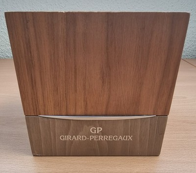 Girard Perregaux original Uhren Box  massive Ausführung Nussbaum Holz