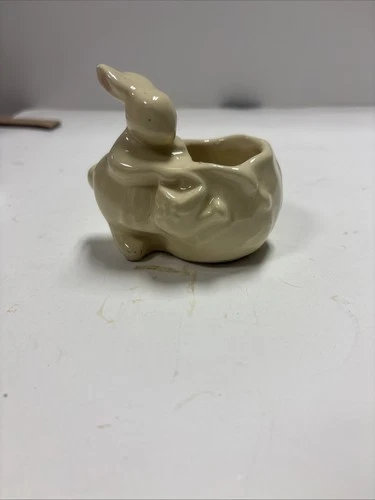 Shawnee Bunny Rabbit Watering Lettuce Planter  USA White