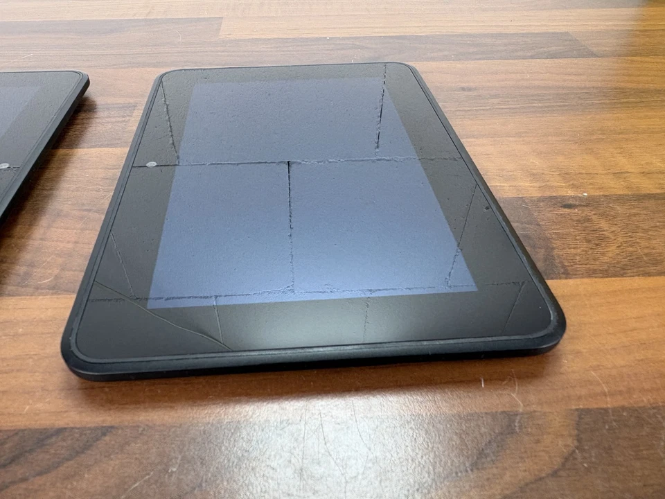 2 Stück Amazon Kindle Fire HD X43Z60 | 16 GB | Schwarz | 1 davon mit Akkuproblem - Bild 3 von 4