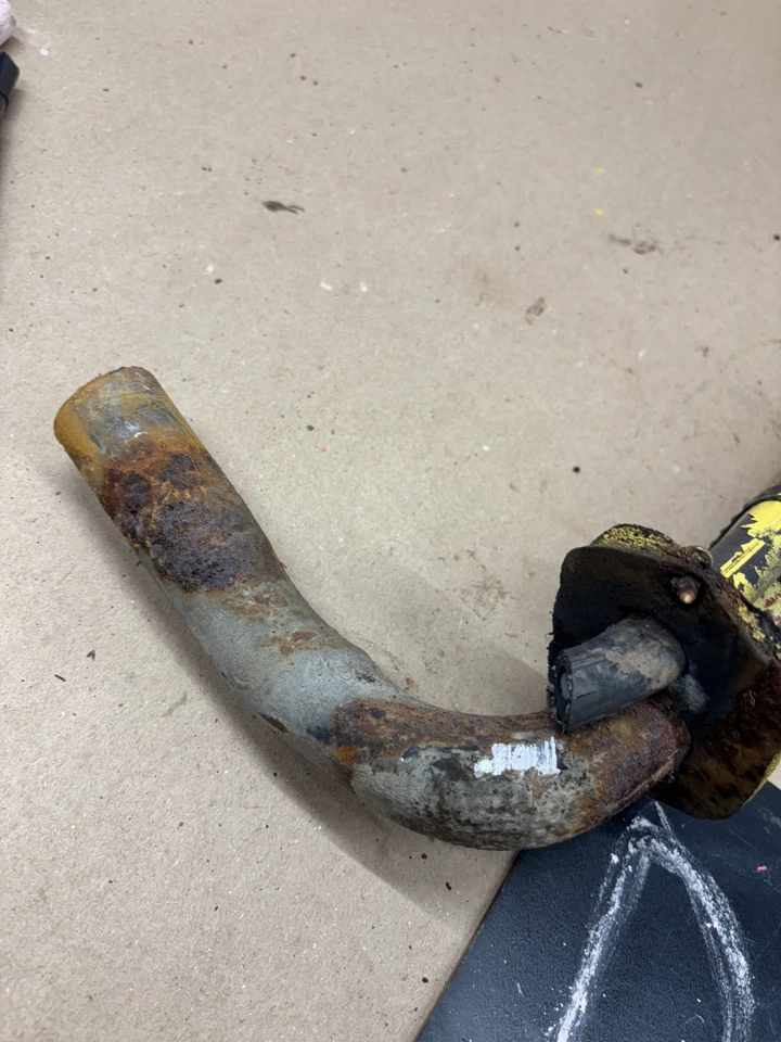 1967 1972 1971 C10 K5 Chevrolet Gmc Blazer Jimmy trasero tanque de combustible cuello de llenado Foto 2 de 4