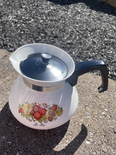 Corning Ware 6 Cup Teapot Coffee Le The Spice of Life P-104 With Lid Vintage