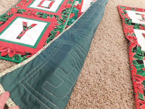 25-788 Handmade Quilted Christmas Wall Hanging Table Runner Peace Joy Red Green - Picture 7 of 8