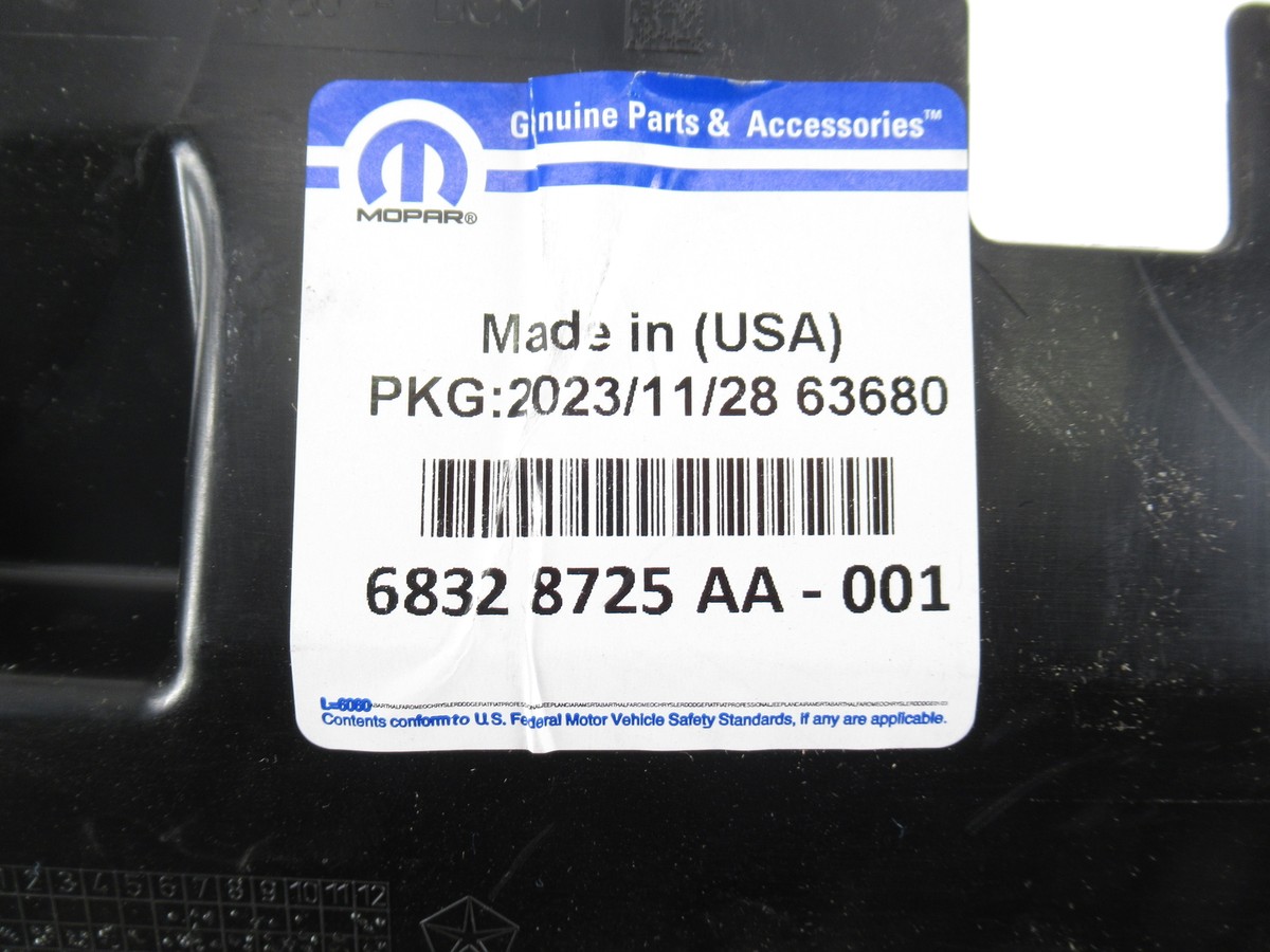 MOPAR トラックカバー 未開封 Genuine OEM Mopar Jeep 68328725AA Air Inlet Baffle 2016-2022 Grand