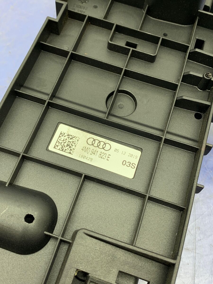 2019 - 2020 AUDI Q8 OEM 3.0L POWER DISTRIBUTION JUNCTION BOX