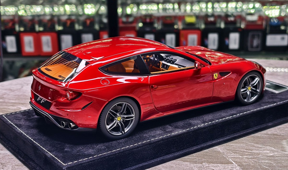 SUPER RARE* HH Model 1/18 Ferrari FF V12 (Rosso Fuoco Red) LIMITED