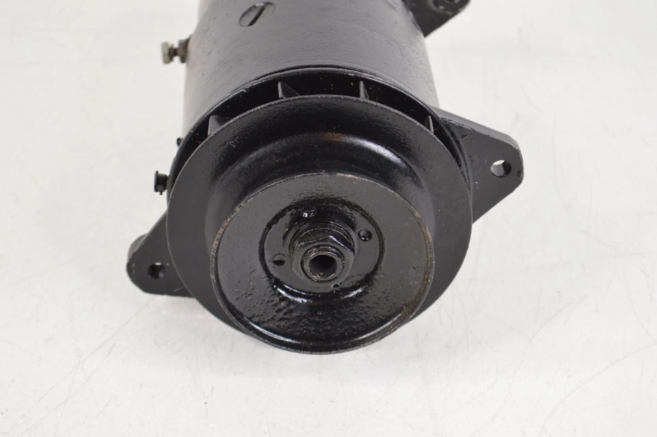 International Harvester IH SD-220 Generator Silver Diamond 220 L-120 L-130 Truck - Image 2 of 4