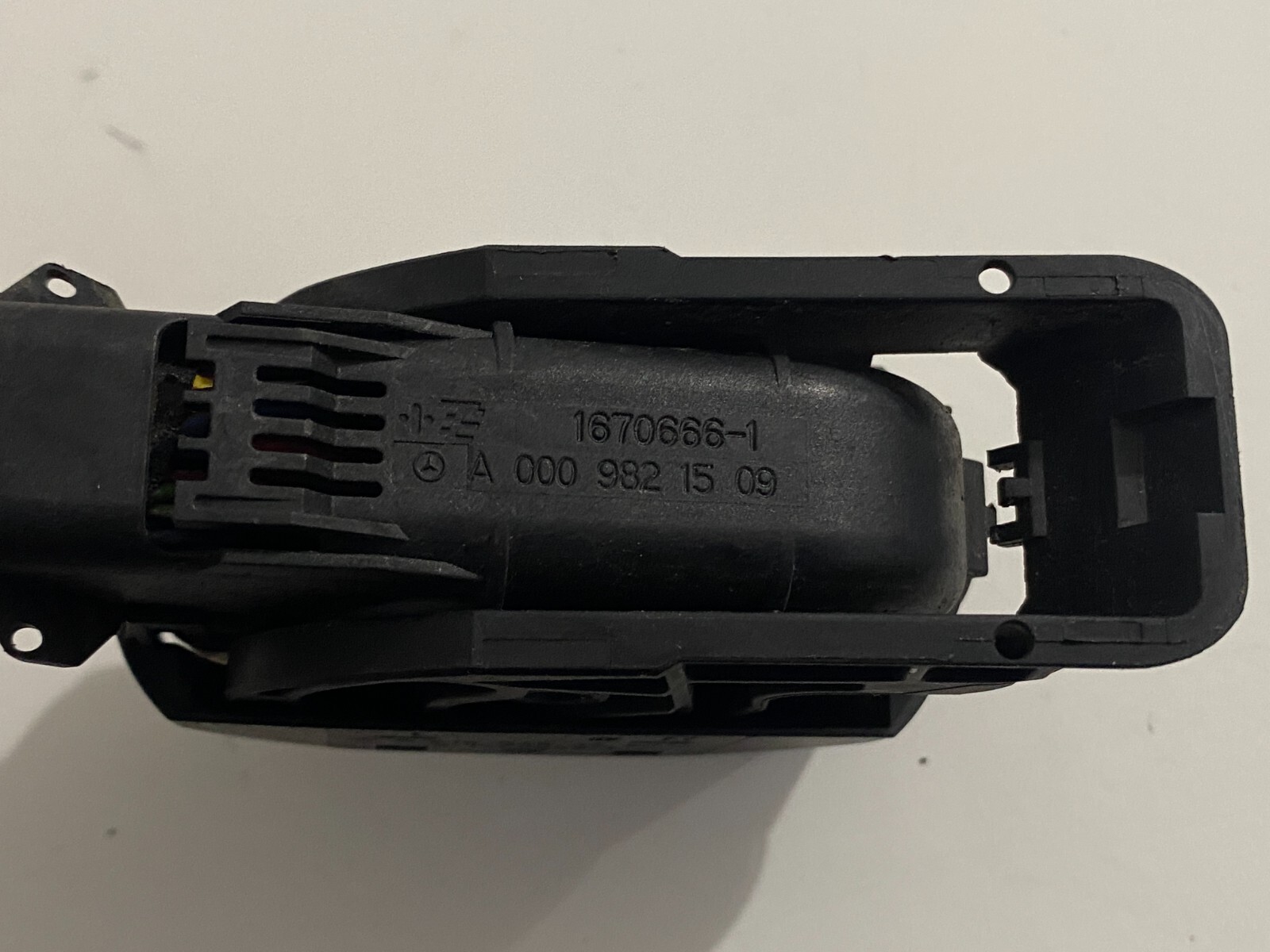 Genuine Mercedes Benz Wiring Loom Harness Plug Connector 