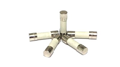 LOT OF 5 LITTELFUSE Lf T4AH250V T4AH 4A 250V P CERAMIC FUSES SLOW BLOW 
