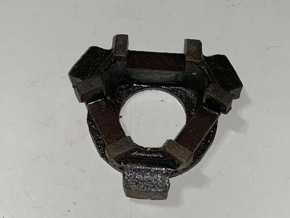 1935 - 1938 PONTIAC CLUTCH RELEASE THROWOUT BEARING PLATE NOS-R 497087 - Imagem 2 de 4