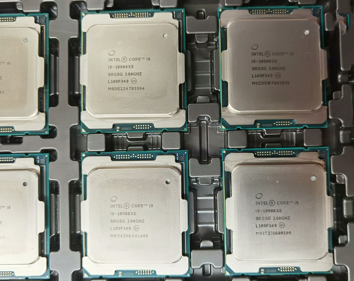 Intel Core i9-10980XE 3.00GHz 18Core 36Thread 24.75MB 165W LGA2066 