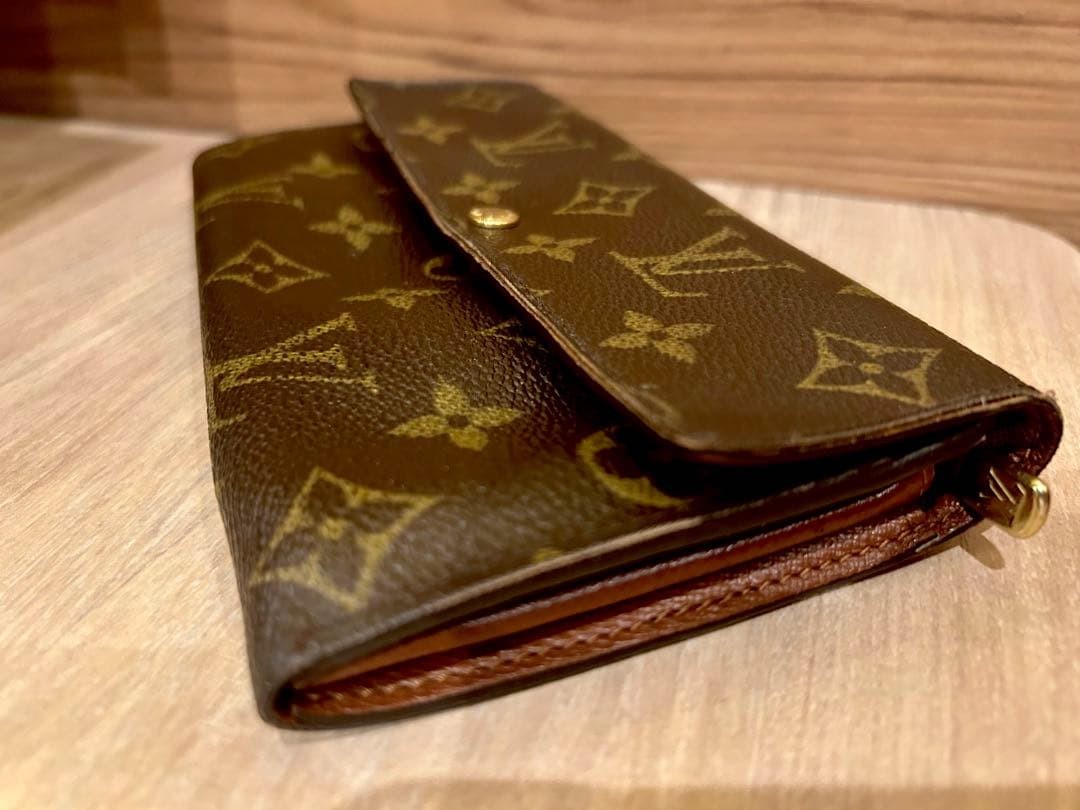 Authenticated Louis Vuitton Monogram Long Wallet … - image 7