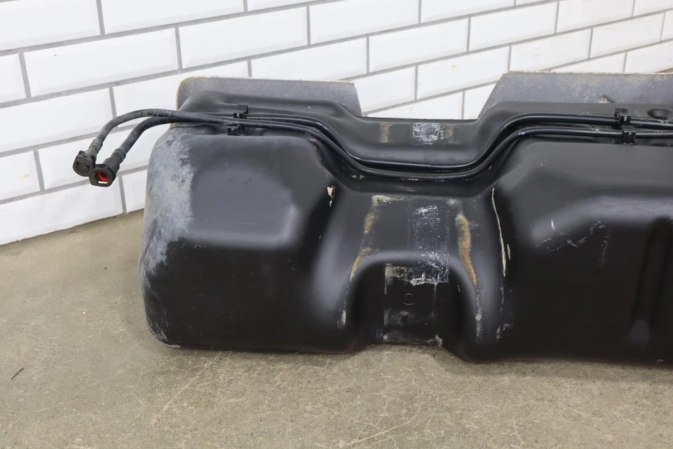 2011-2016 Chevy Silverado 2500HD Duramax OEM 36 Gallon Fuel Tank/Pump Foto 2 de 4