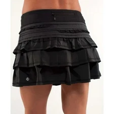 Lululemon black skirt Back On Track Ruffles tennis Skort sz 8    EUC