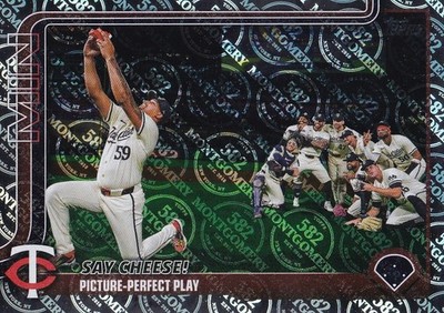 SAY CHEESE PICTURE PERFECT PLAY TWINS TOPPS 582 MONTGOMERY CLUB FOIL #81 2025