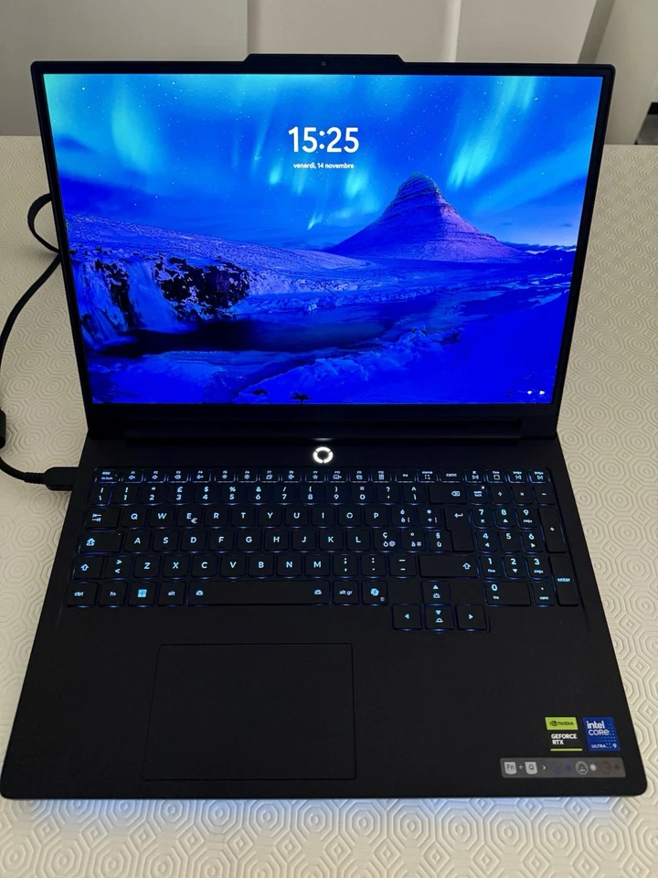 Lenovo Legion pro 7i 16” Ultra9 RAM 32gb SSD 1TB RTX 5080 - Come Nuovo Gar.Ita - Immagine 2 di 4