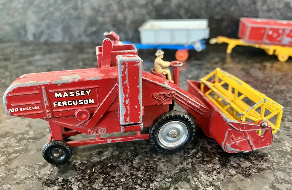 Matchbox Major Pack Massey Ferguson 780 Combine Harvester #5 Vintage & trailers - Image 2 of 4
