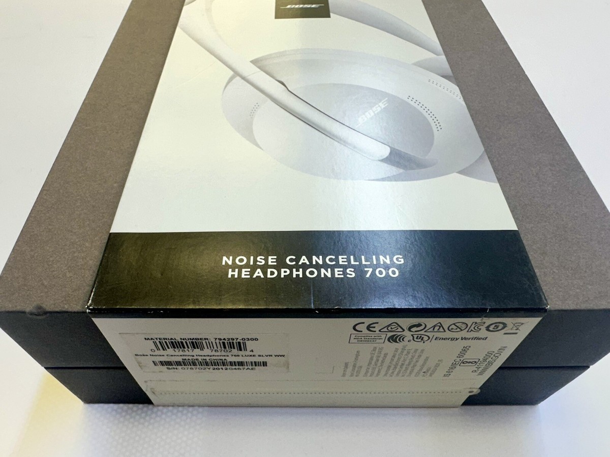 Bose Noise Cancelling Headphones 700 - Luxe Silver for sale