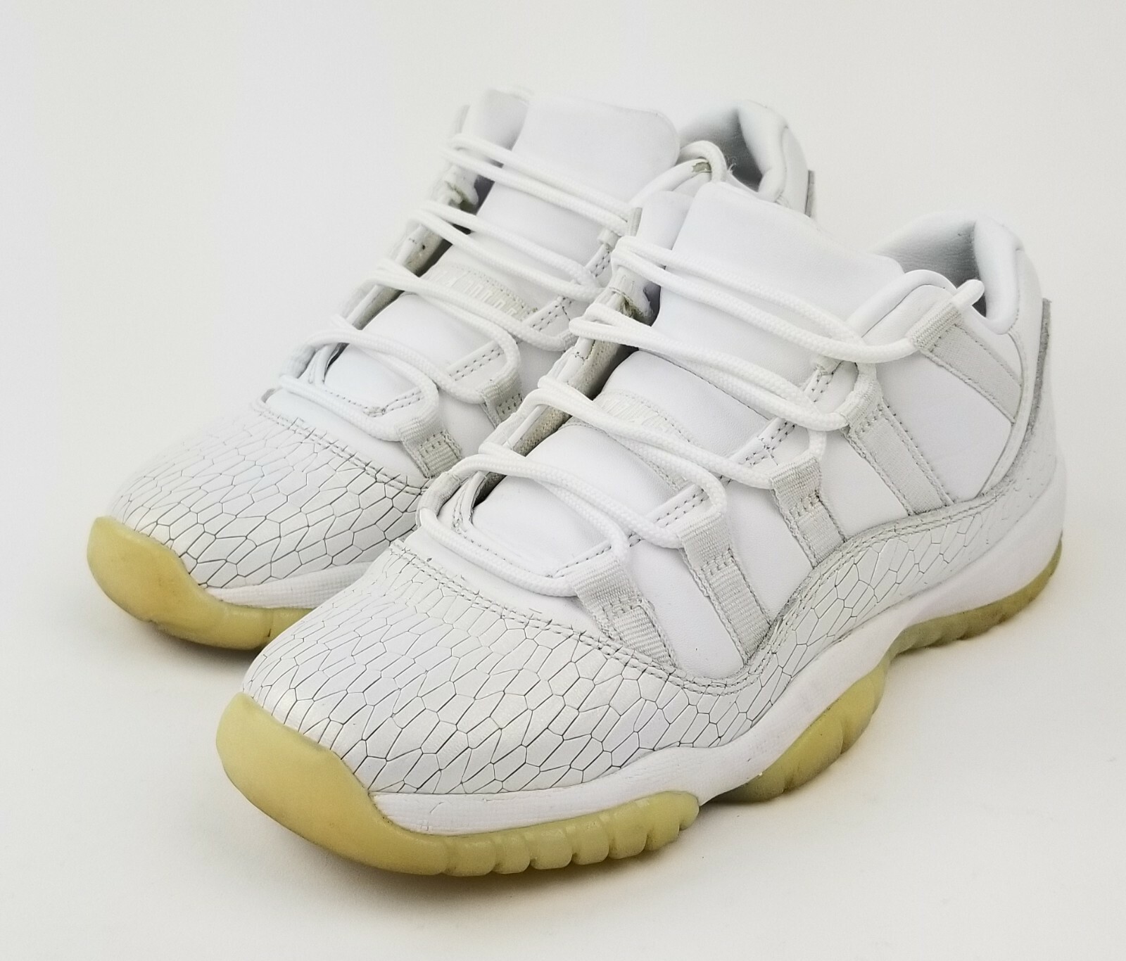 frost white jordan 11