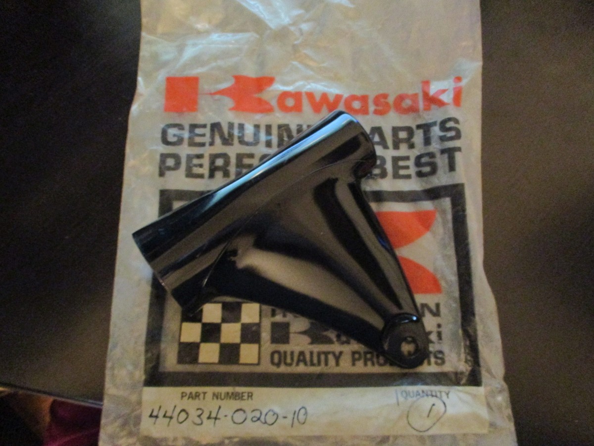 Me Genuine Mitsubishi Water Coolant Pipe w/ O-Rings Galant