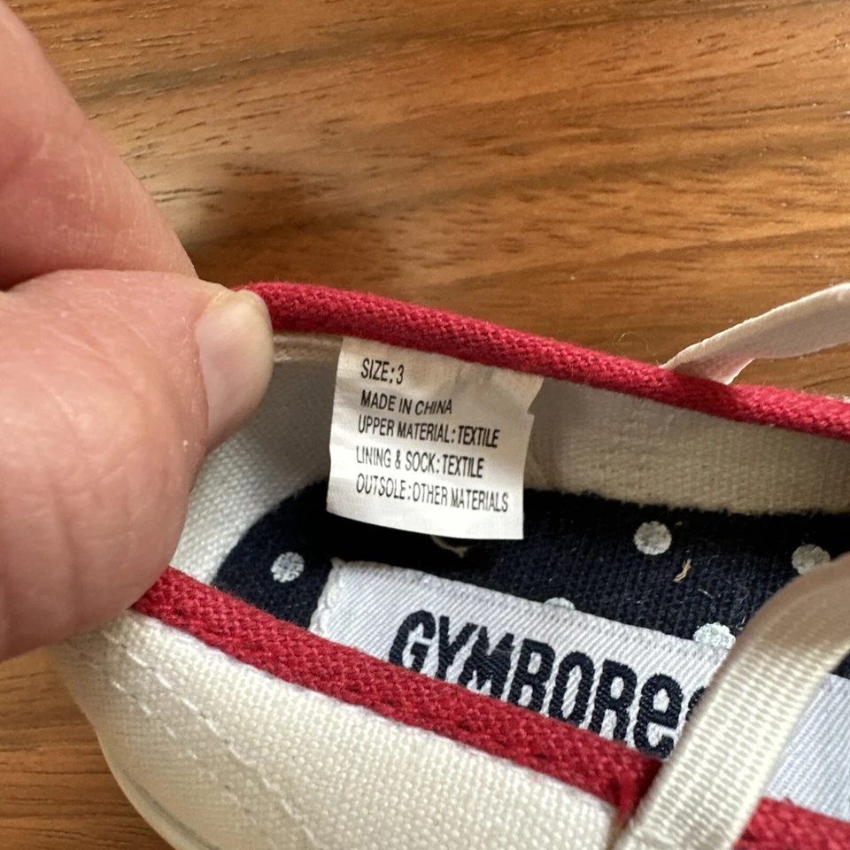 Tenis Mary Jane de lona blanca para niñas Gymboree talla 3 rojo ribete y lazo usados en excelente estado Foto 2 de 4