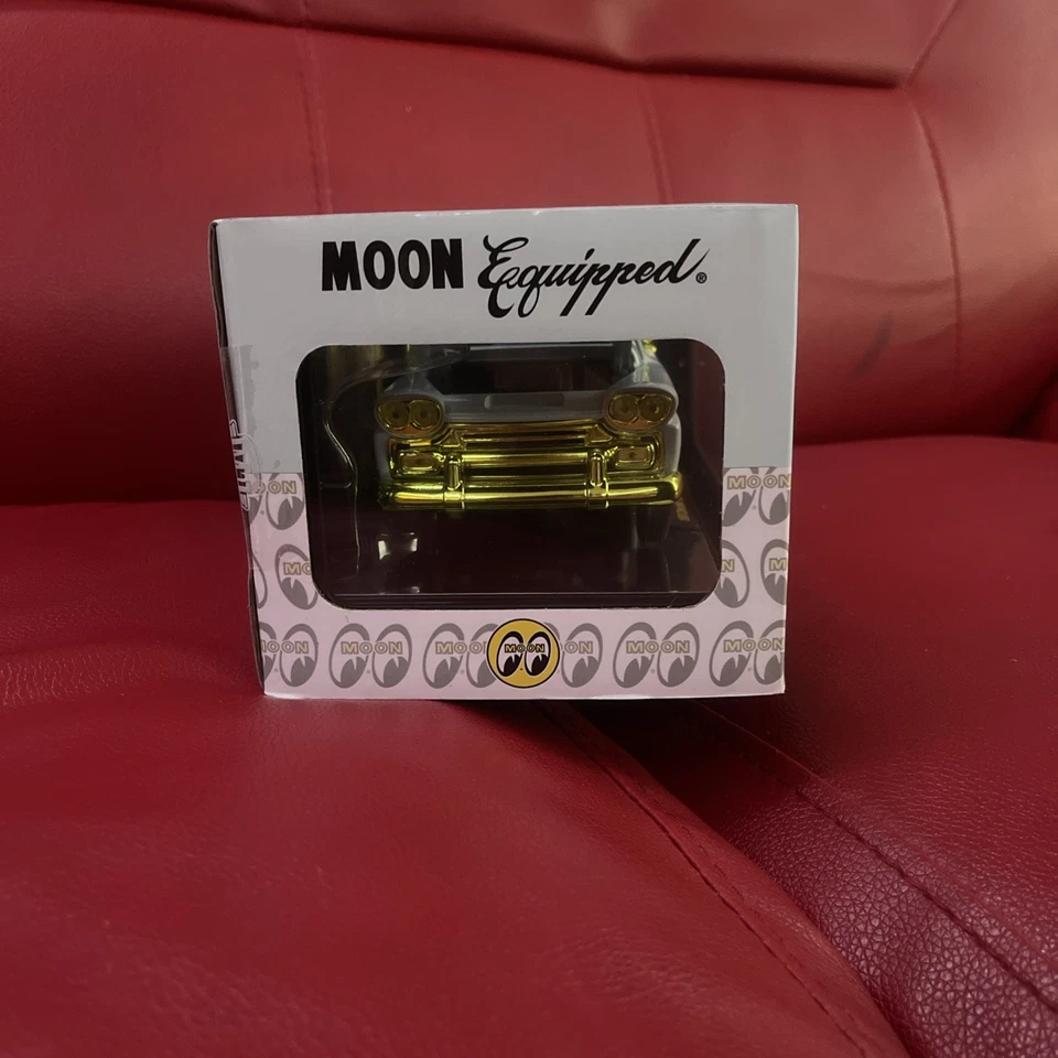 M2 Machines 1/24 Moon Equipped 1958 Chevrolet Apache Cameo Chase Gold 1/750 HTF - Imagem 2 de 4