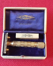 1920 Gillette Razor, 11 Packaged Blades, Celluloid Case velvet lined, Aristocrat