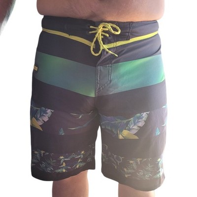 Quiksilver AG47 Boardshorts Mens 32 Tropical Surf Swim Trunks Performance