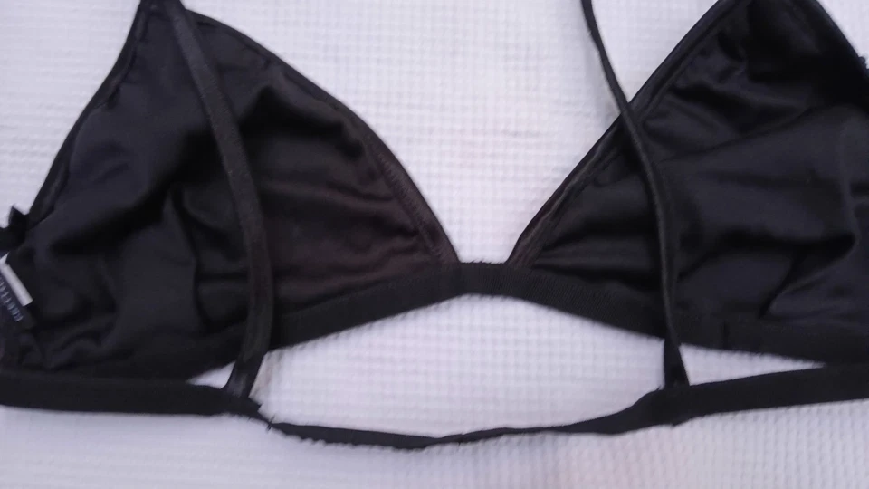 2 tops de bikini para mujer trajes de baño talla 10 negros con lentejuelas verdes y coral/rojo usados en excelente estado👙 Foto 3 de 4