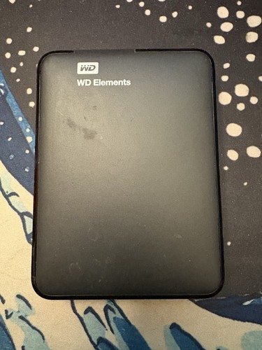 Western Digital 2TB Elements External Portable Hard Drive WDBU6Y0020BBK w/ cable - Picture 2 of 7