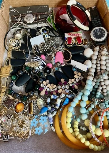 Signed & Unsigned Costume Jewelry Mix Lot Vintage-Now Bling Boho Lucite Bangle++