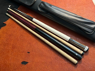 Package Set Player's Pure X pool cue & Omin Break Jump with 2x2 Case.